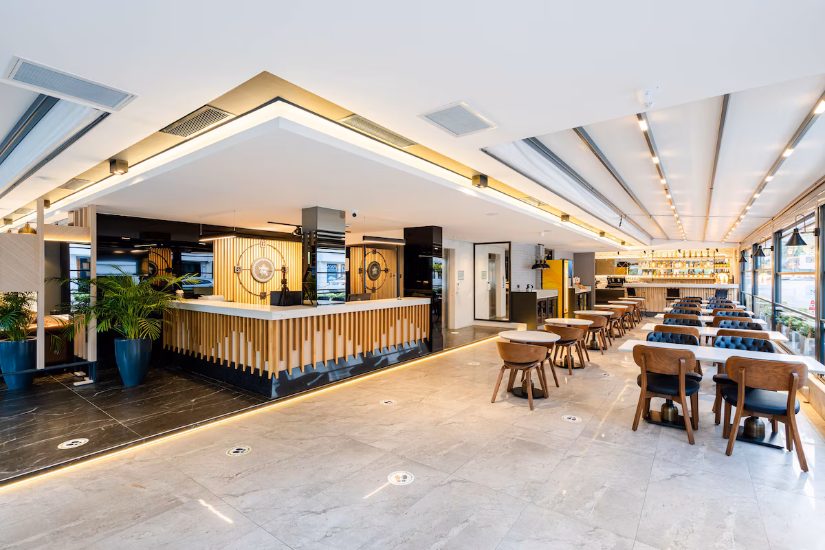 Ni Hotel Lara — reception & breakfast salon
