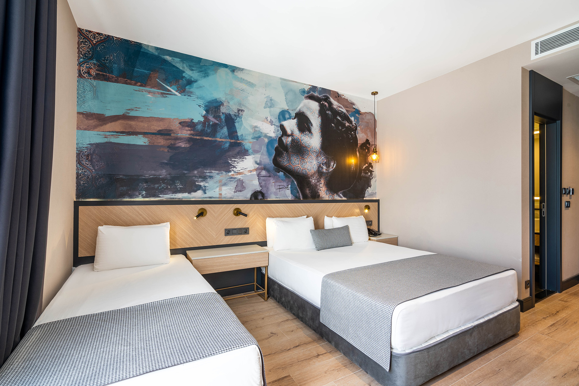 Ni Hotel Lara — Standard room bed layout
